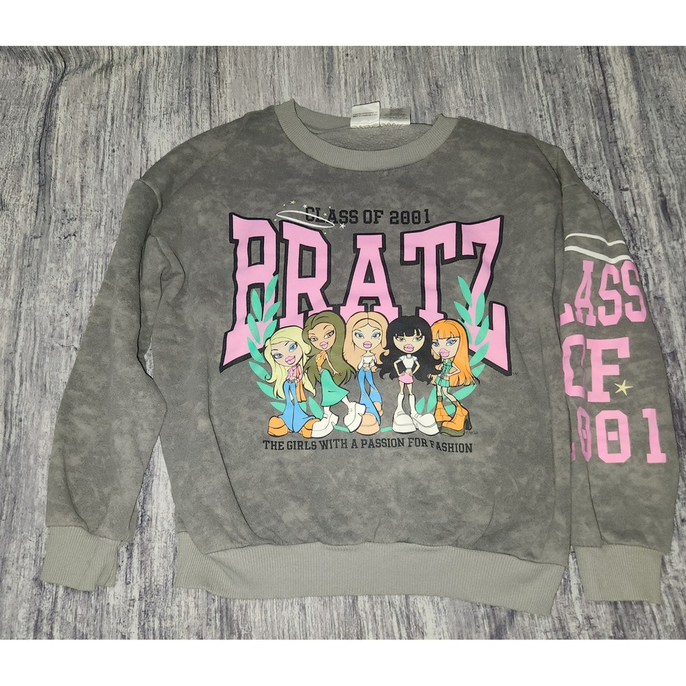 Bratzโ Class of 2001 Graphic Sweatshirt Gray Wash Womens Small